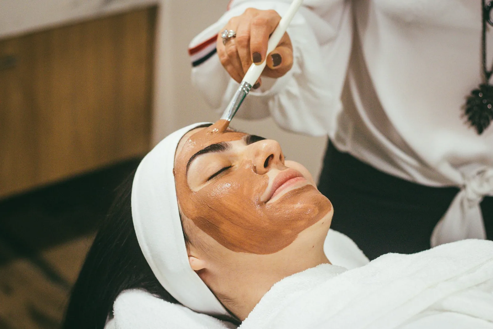 Premium Facials Treatment at Aevum Health Goregaon West Mumbai