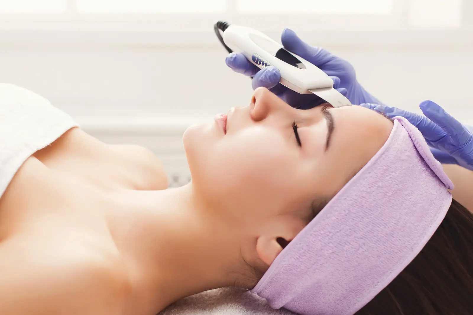 Non-invasive EMS treatment with zero downtime