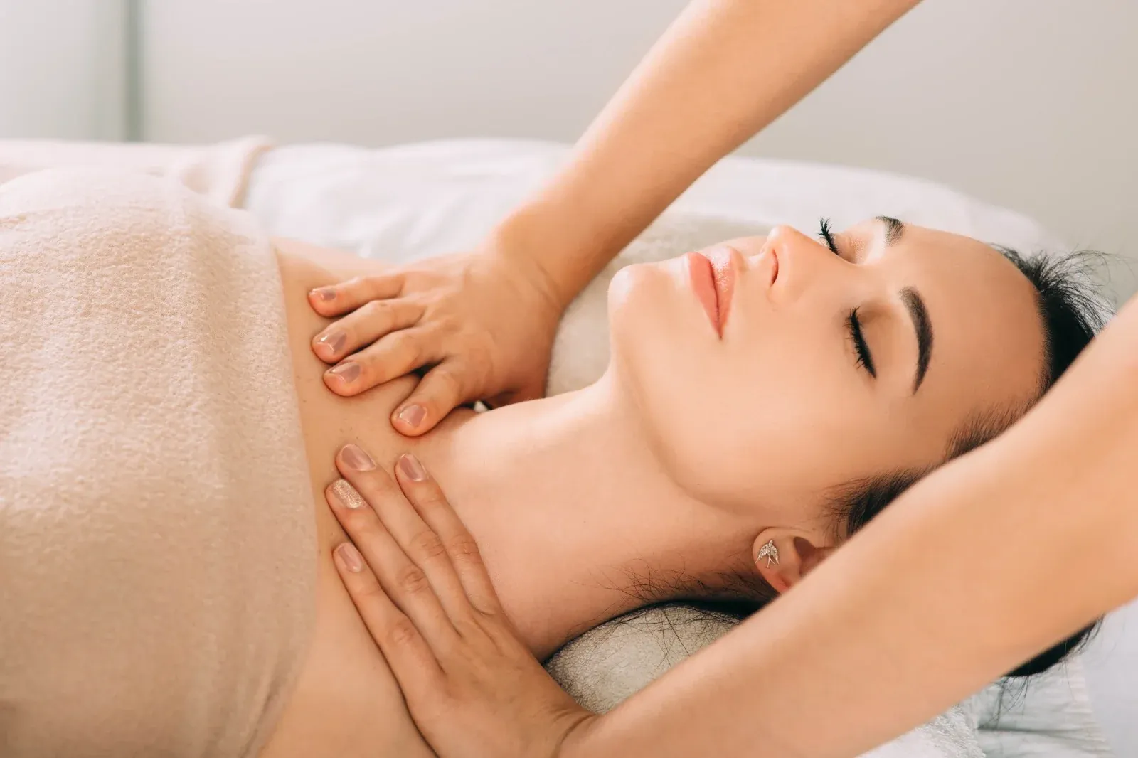 Therapeutic breast tissue massage at Aevum Health, Goregaon West Mumbai